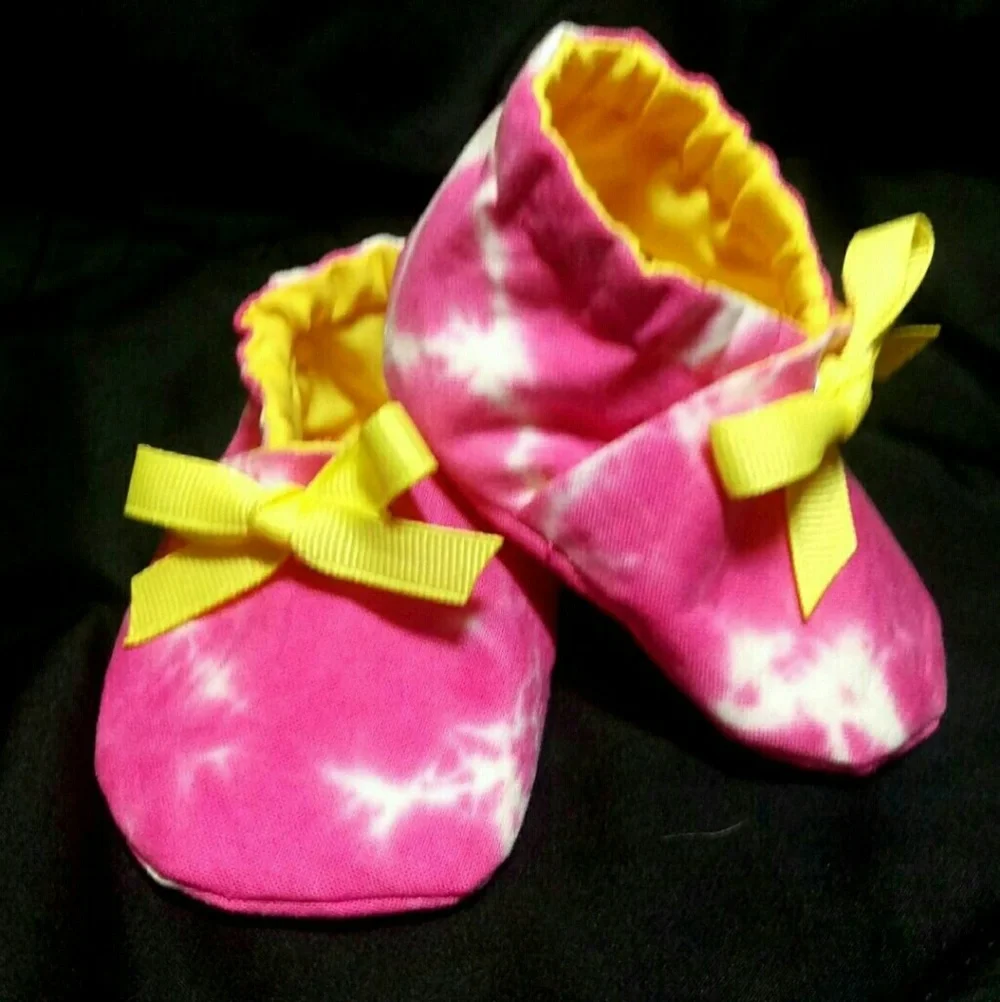 4 piece Infant tie dye onsie with tutu skirt